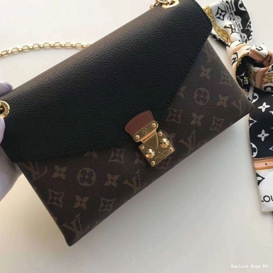 Affordable Louis PALLAS Vuitton CHAIN 0818
